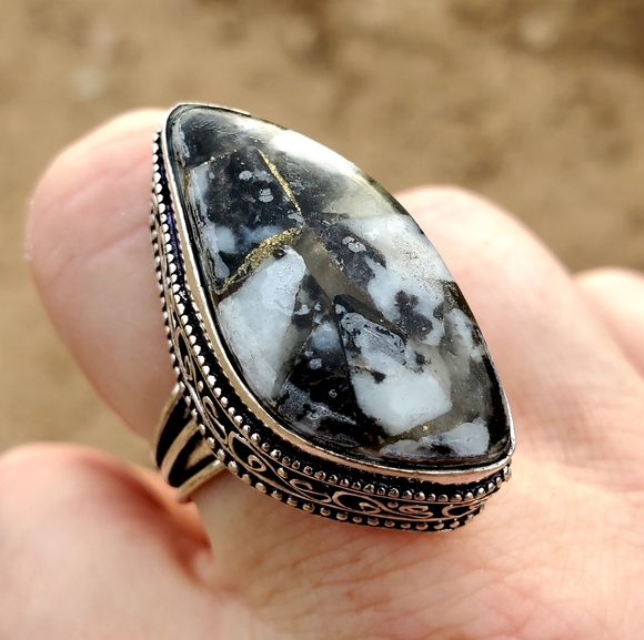 New White Buffalo Antique Design Silver Ring. - Picture 6 of 16